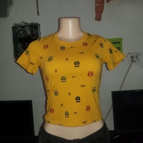 Blusa amarilla, con estampados de búho - talla única y color 