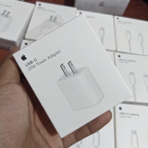 Cubo Apple de 20W