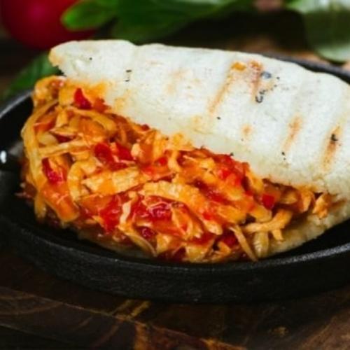arepa con pollo
