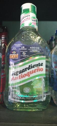 Aguardiente antioqueño 1/2 verde