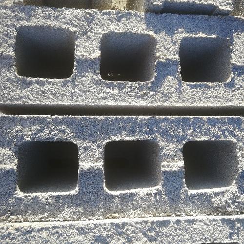 Bloque 14 cmts por 3. 5 cmts de espesor