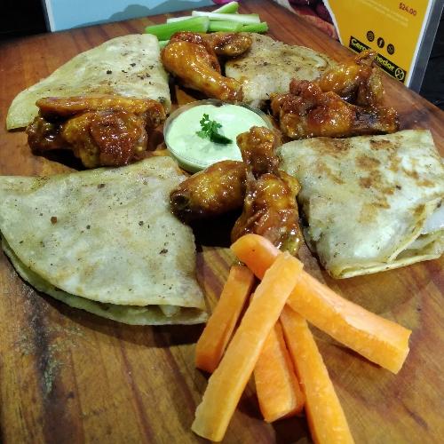 Gringas + Alitas