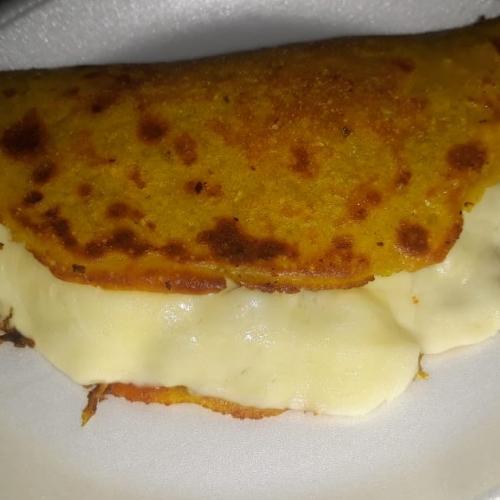 Cachapa de queso mediana