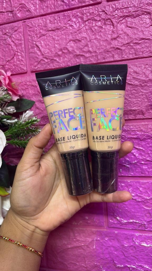 Aria Cosmetics Perfect Face base alta cobertura