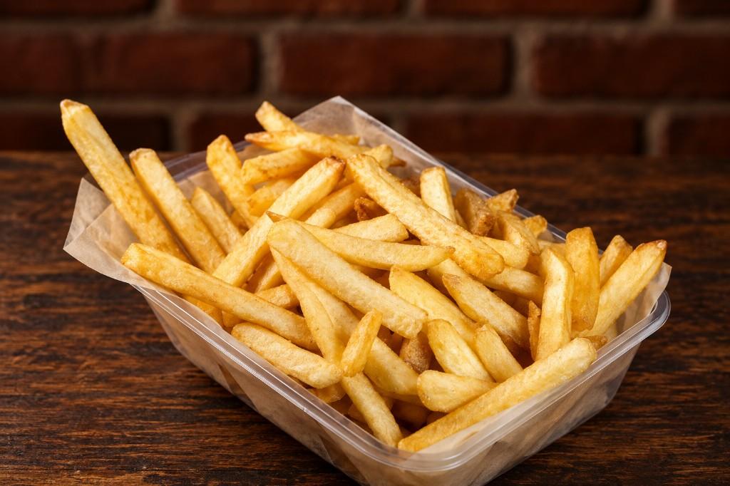 Bandeja de papas fritas