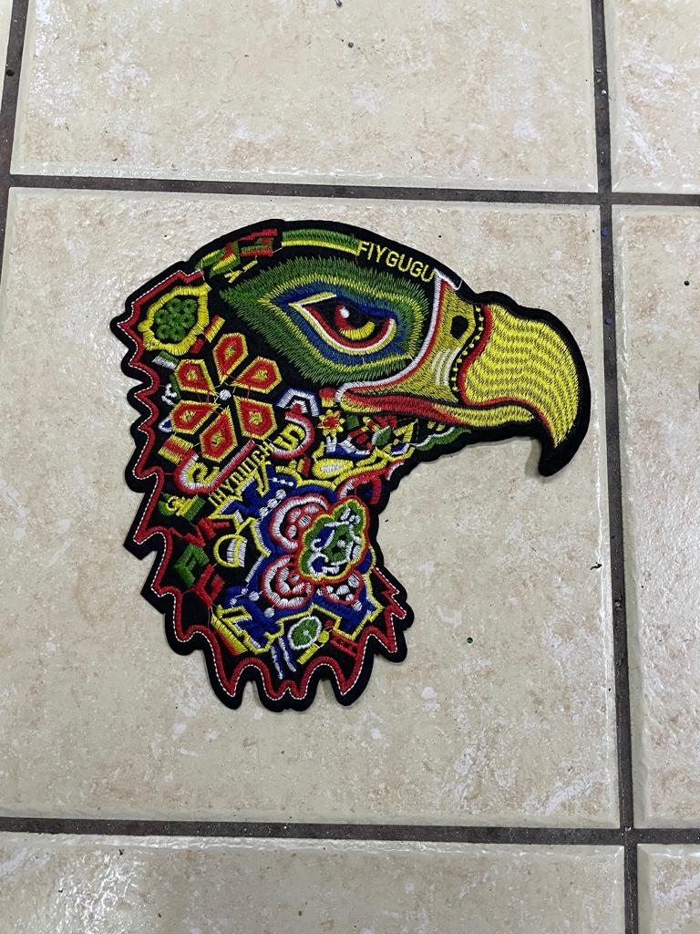 Águila bordada
