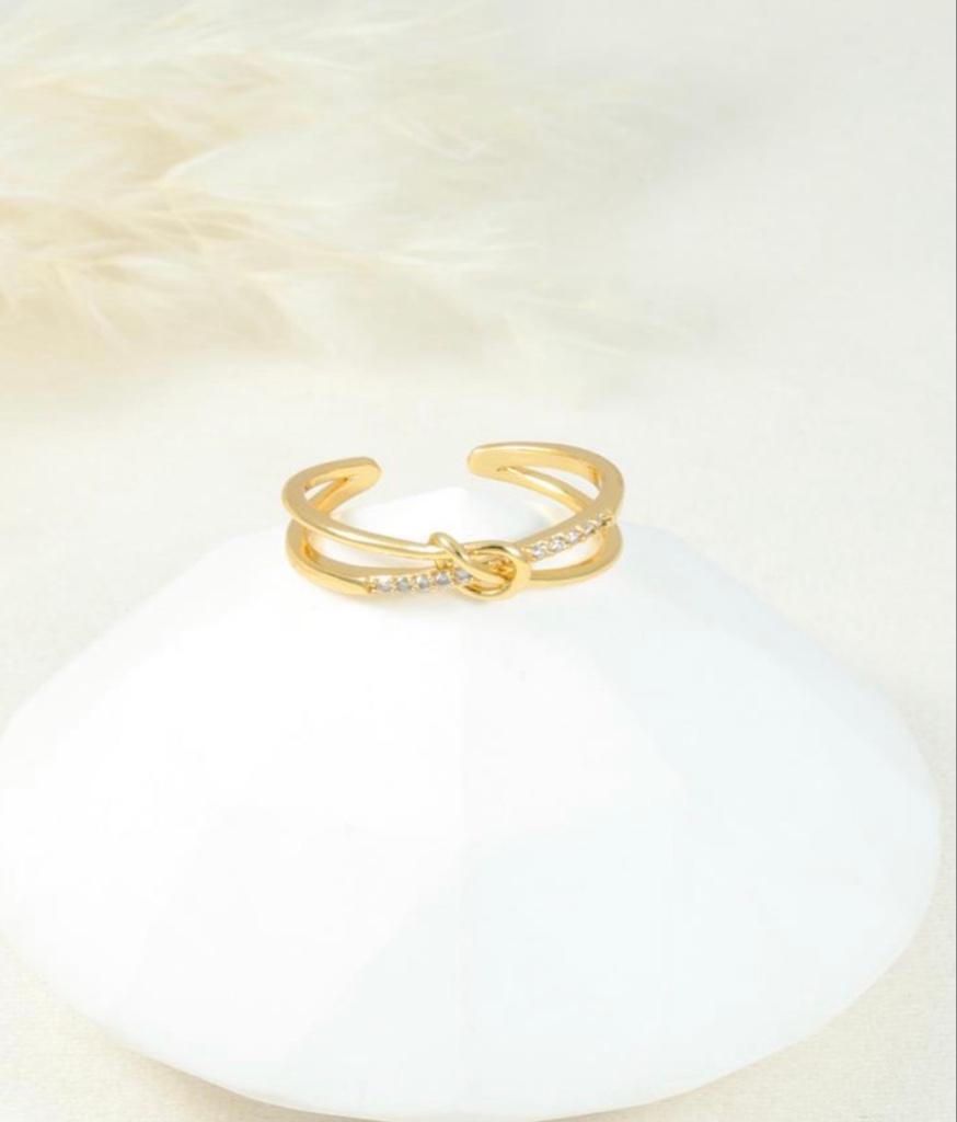 Anillo nudo circones