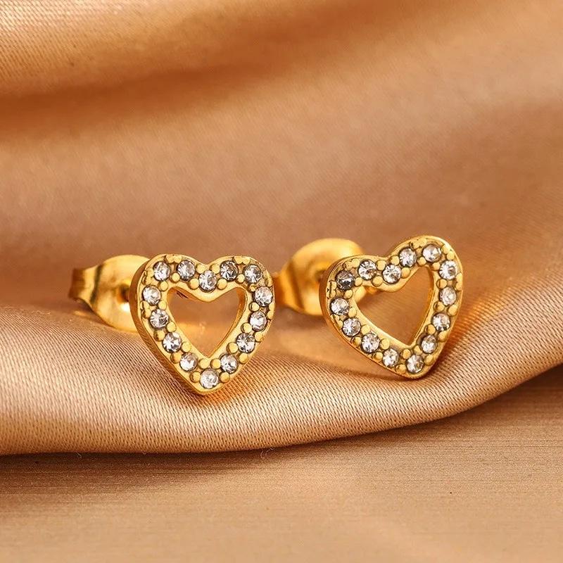 Aretes Amore