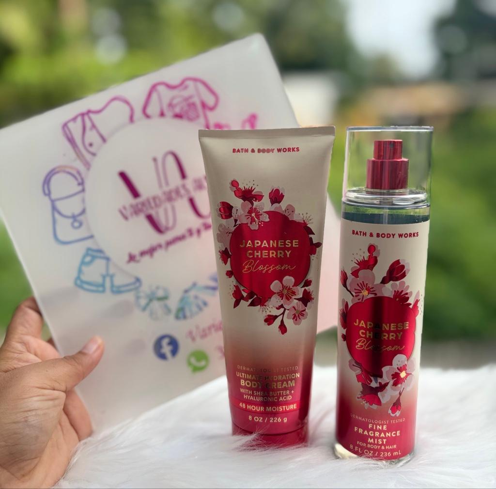 Bath & Body Works Japanese Cherry Blossom crema y splash