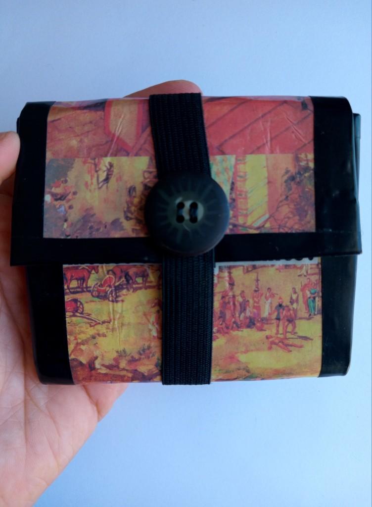 Miniatura 3 de Billetera con collage