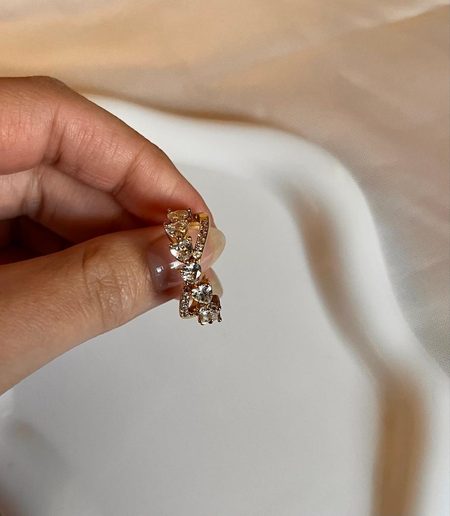 Anillo corazones circones cruzados