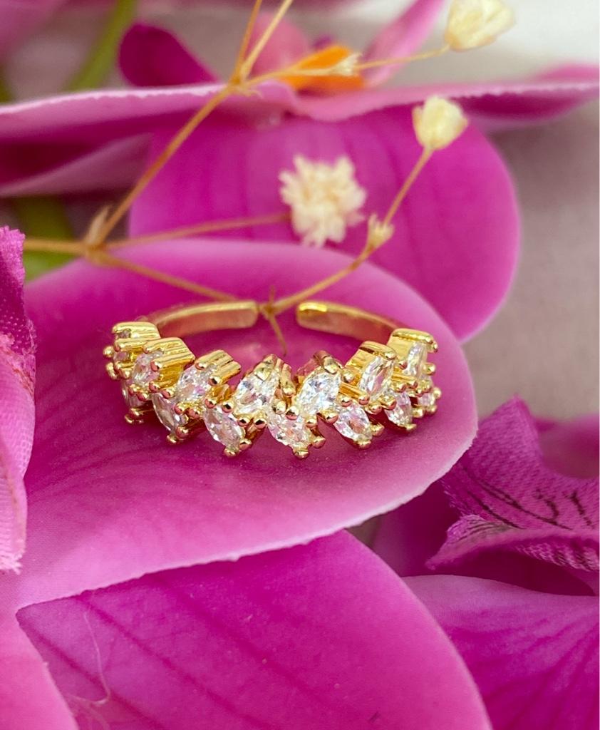 Anillo ajustable circones dorado
