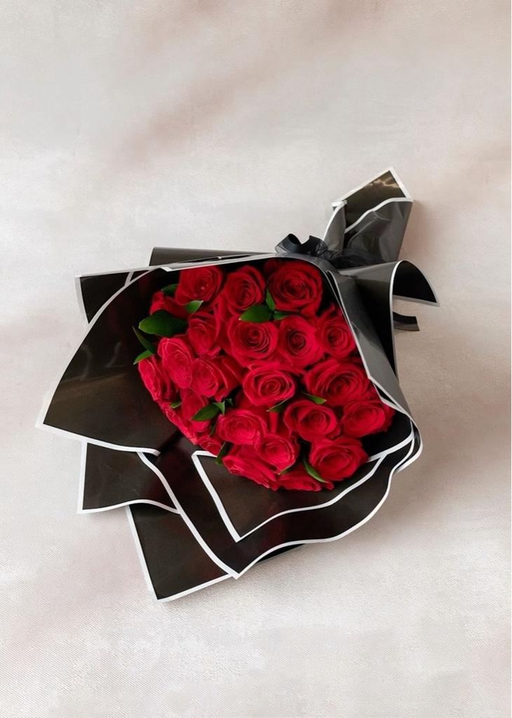30 Rosas rojas envueltas