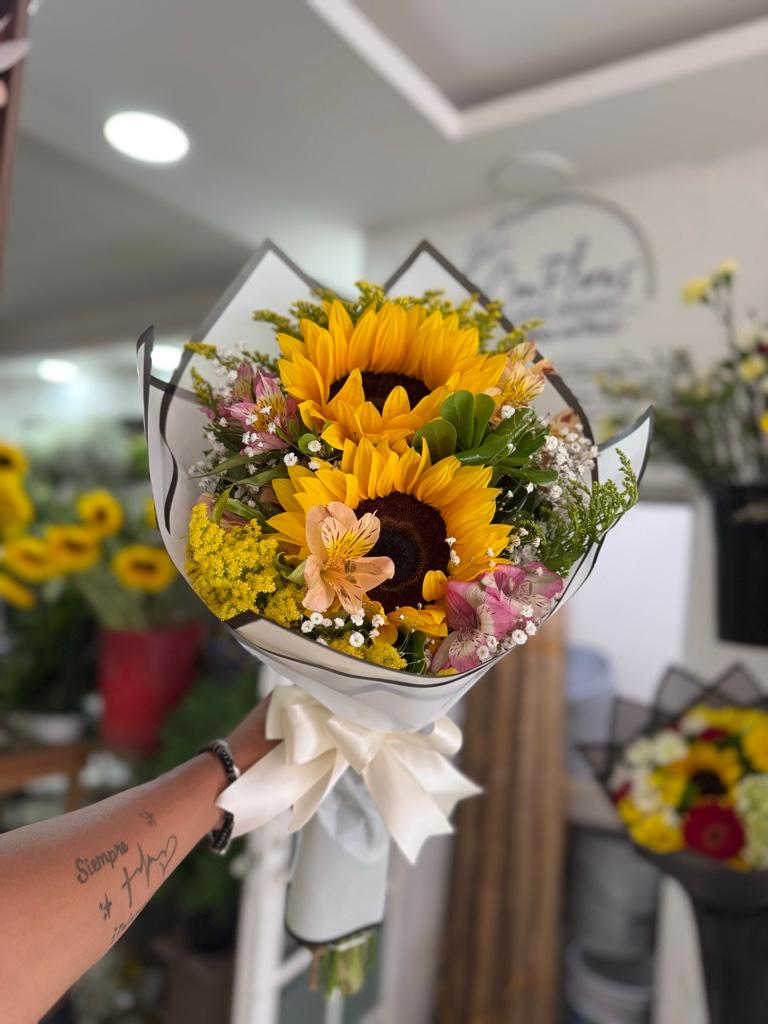 2 Girasoles decorados 🌻🌻 con Delivery