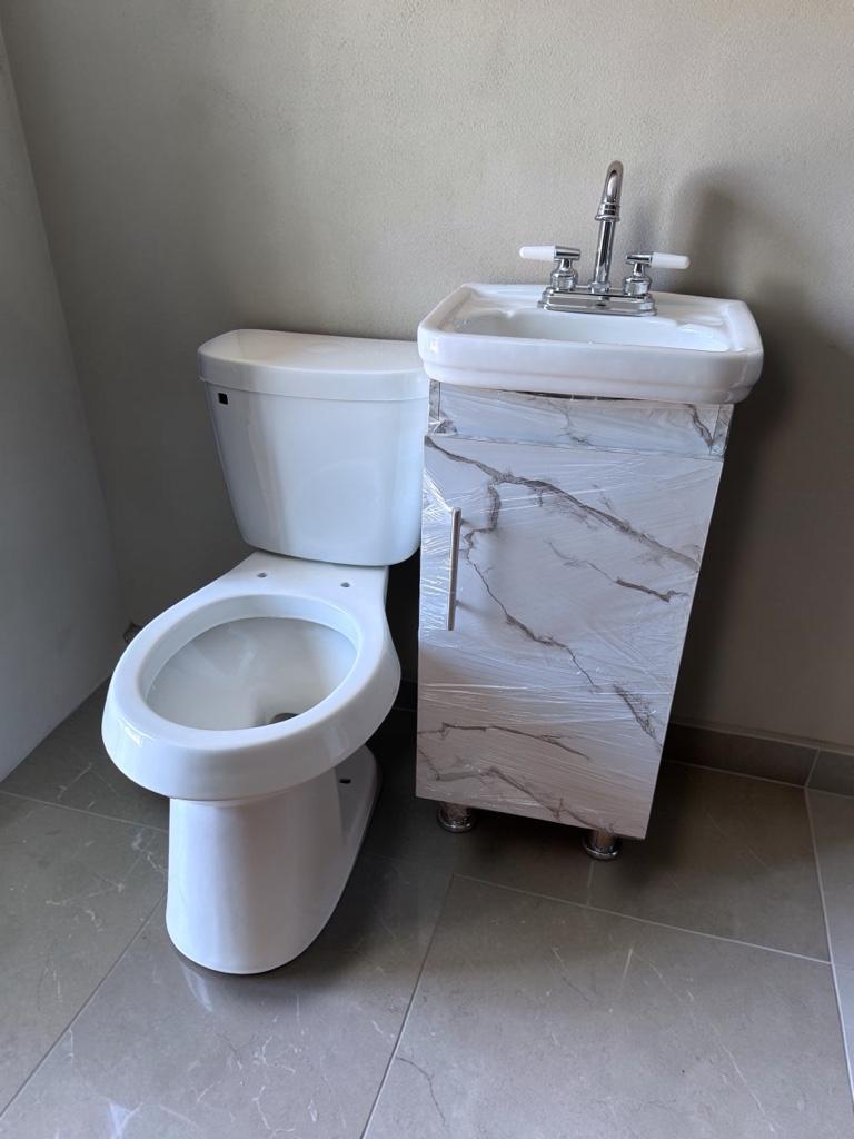 Combo sanitario blanco con gabinete