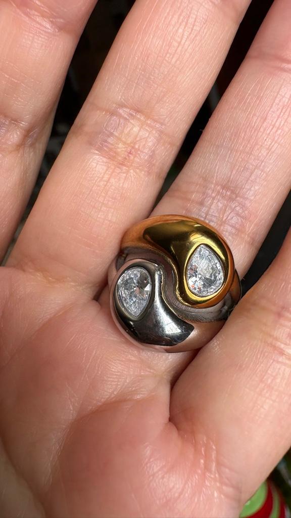 Anillo bicolor con cristales