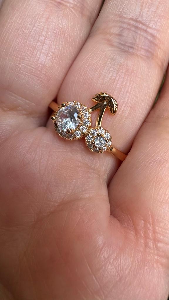 Anillo cereza dorado
