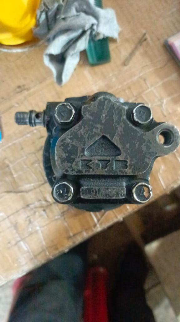 Miniatura 2 de Bomba hidráulica 4d54