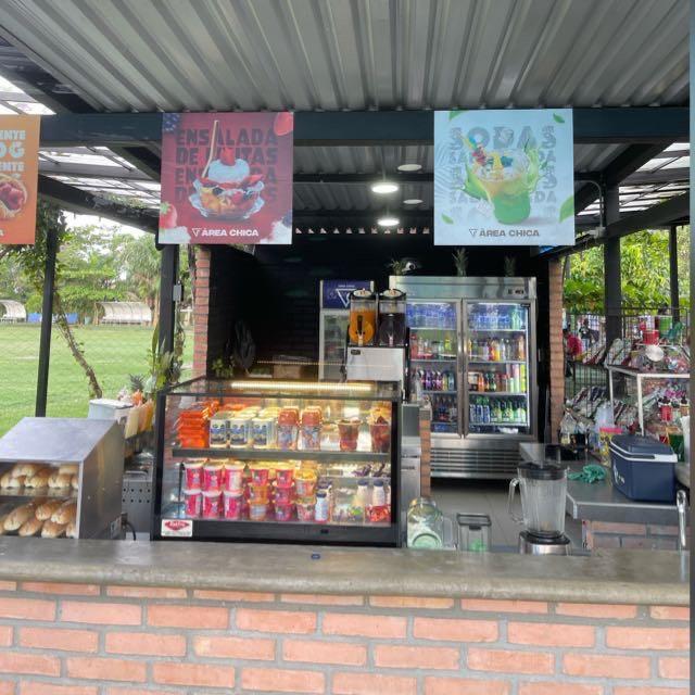  Cafetería  2 