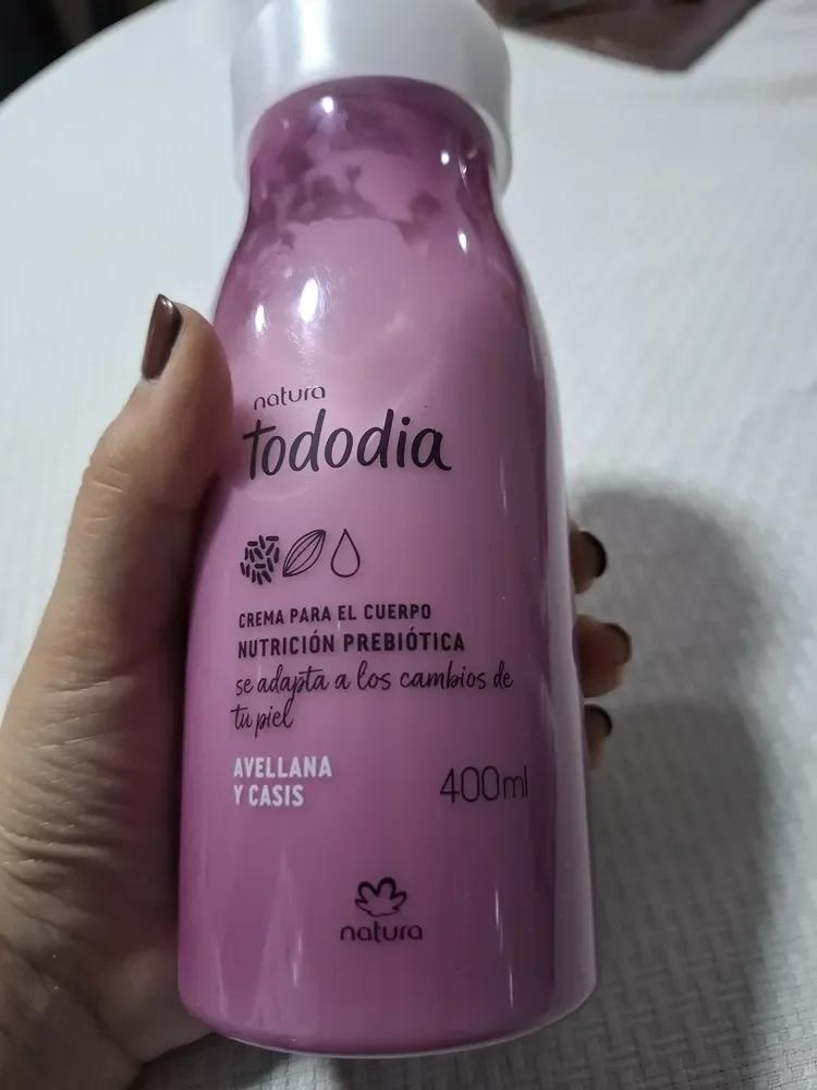 Crema Hidratante  Avellana y casis