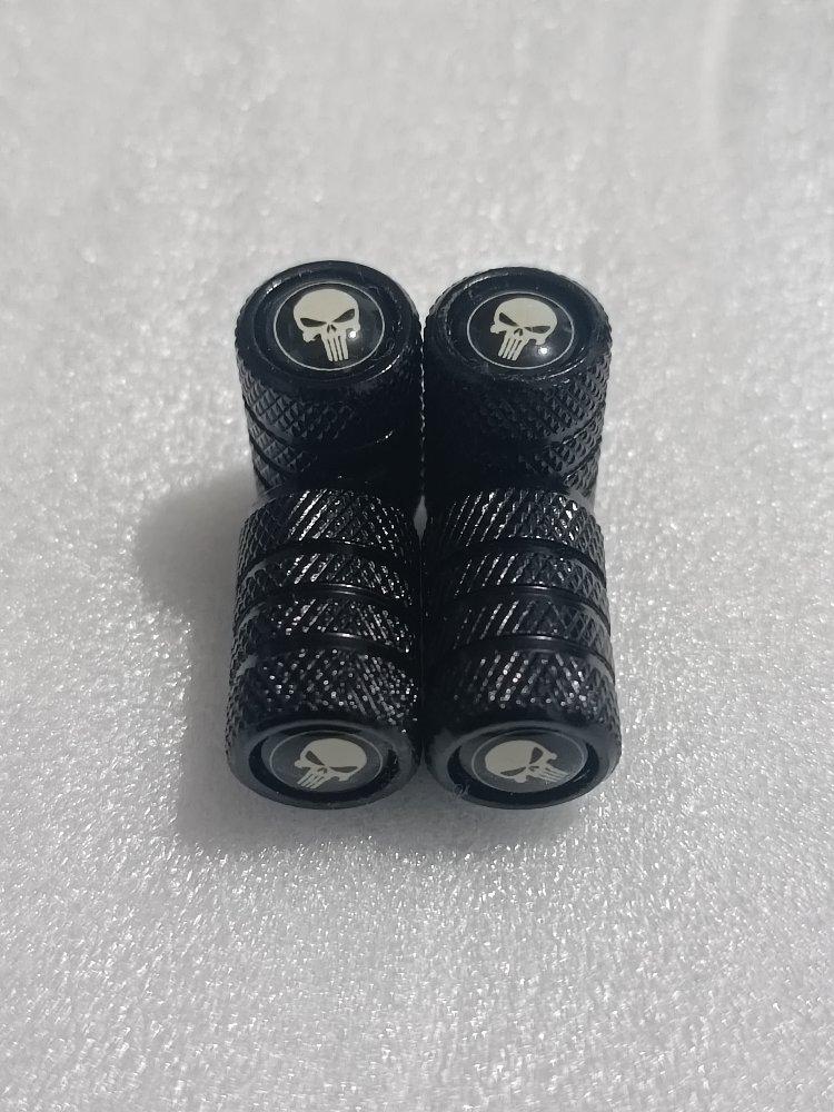 Miniatura 2 de JUEGO DE 4 TAPA VALVULAS CALAVERA NEGRA / BLANCO