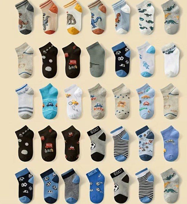 2 Par de medias de niño colores y figuras varias 2-3T