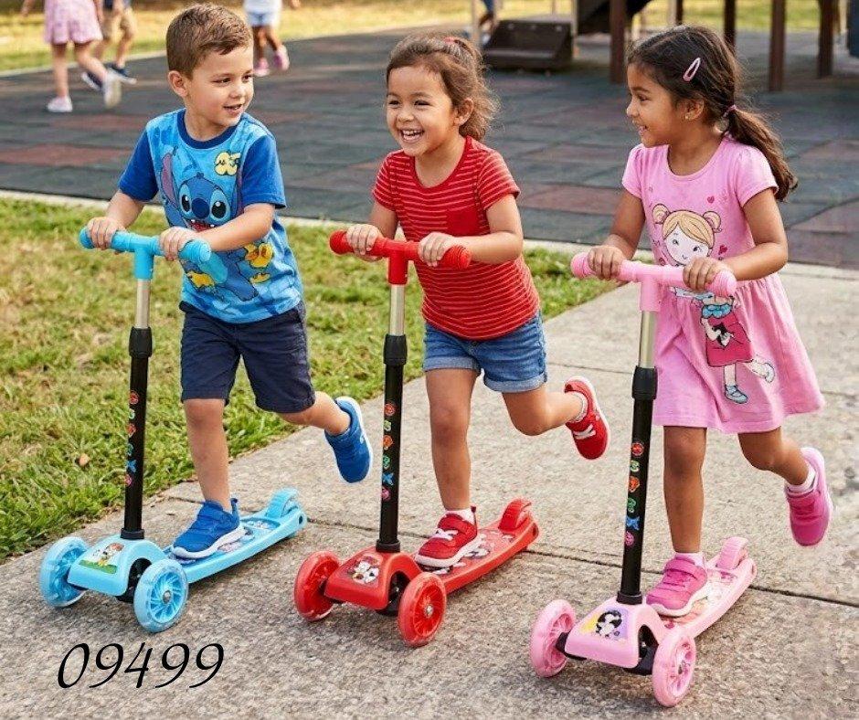 09499 Patín Sencillo De 3 Ruedas Para Niños Con Manivela Telescópica, 57.9/71Cm*56Cm C/16pzas
