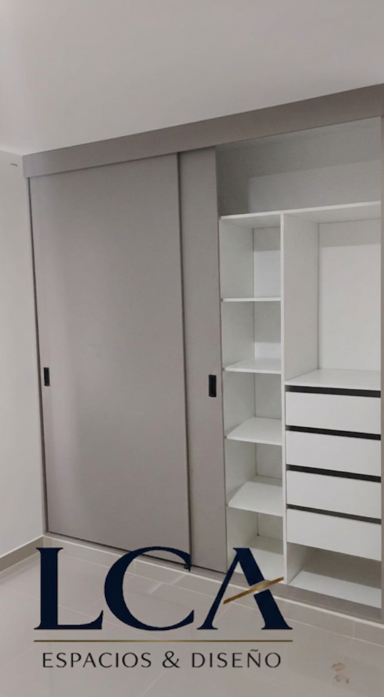 CLOSET DE 2 MTRS X 2.30 MTRS 