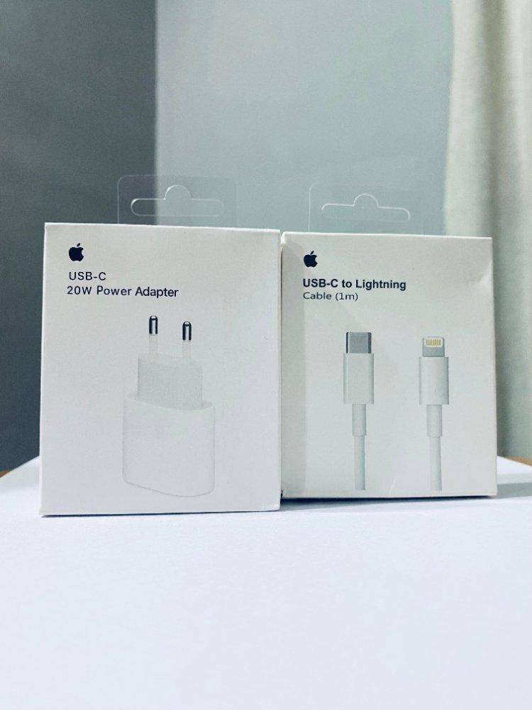 Combo Adaptador y USB C a LIGTHNING 
