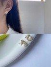 Aretes con Diseño de Delfín con Perlas y Zirconias en Plata 925 con Baño de Oro de 18k