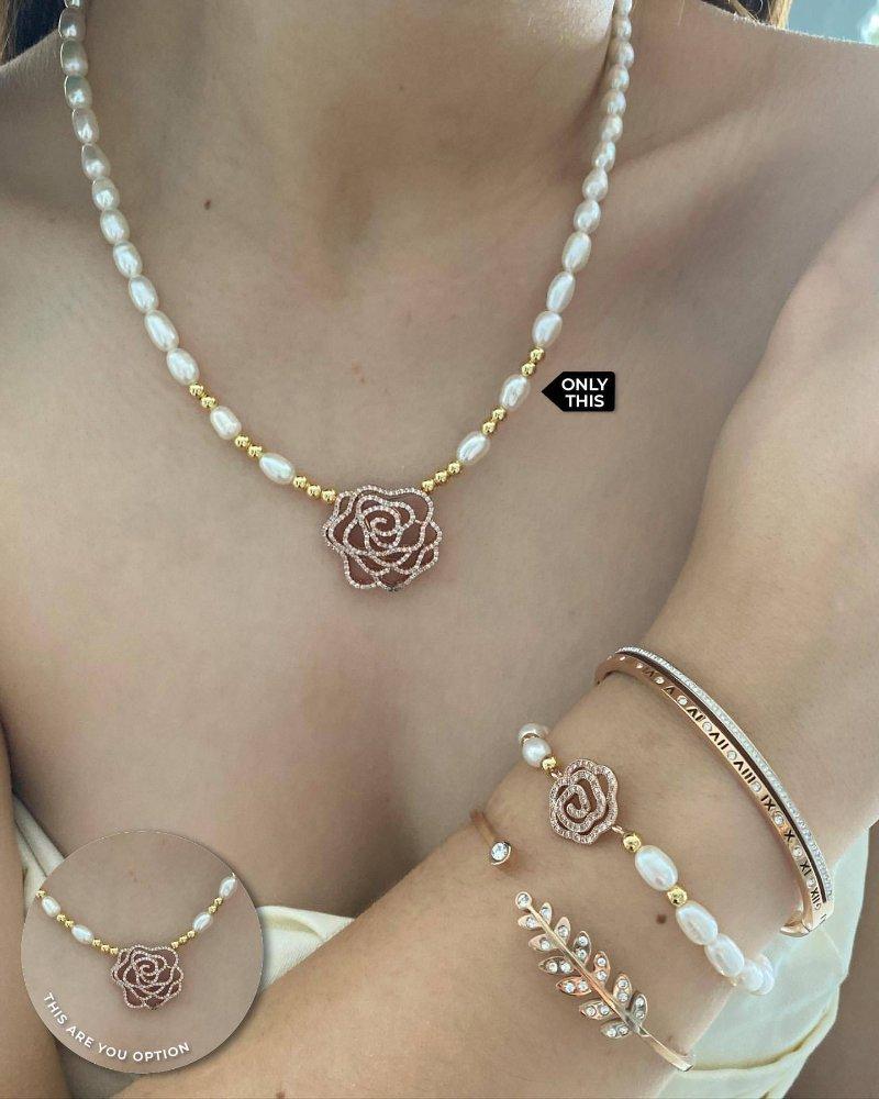 05 Collar con Dije de Rosa y Zirconias en Gold rose con Perlas Cultivadas