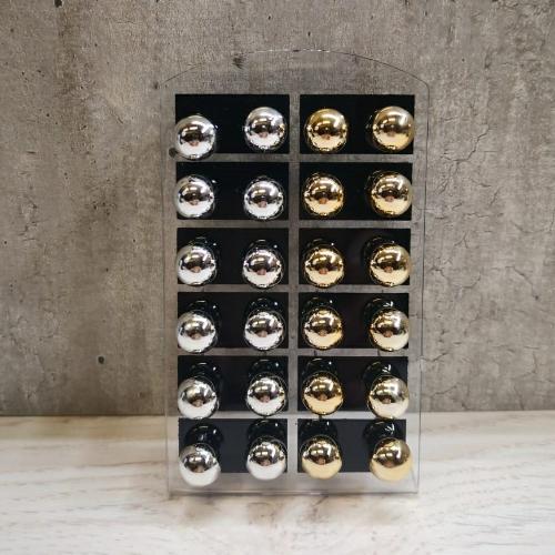 Aritos perlas doradas y plateadas