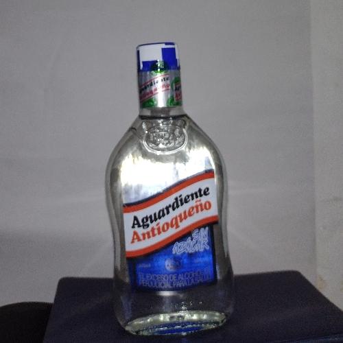 Aguardiente 1/2 tapa Azúl