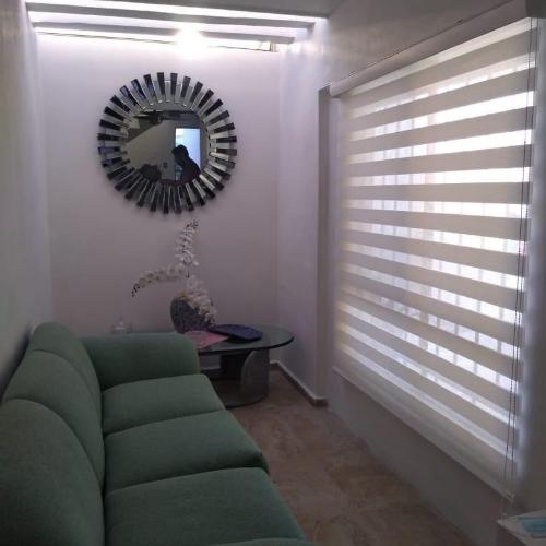 Ejemplo: Tela Sheer Elegance Traslucida - Blanco