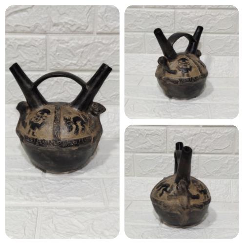 Cántaro chimú con asa puente - técnica envejecido