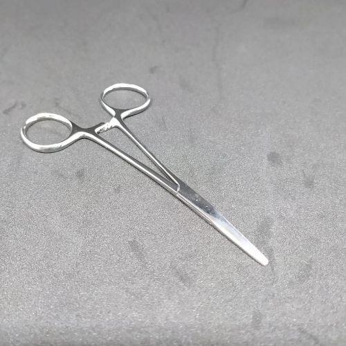 0031 Pinza moaquito 