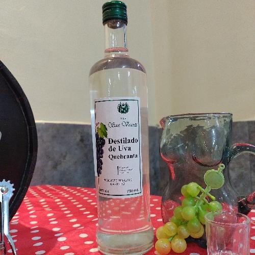 Destilado de uva Quebranta
