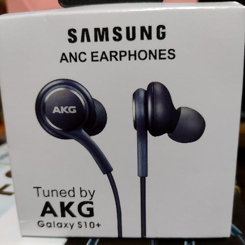 AUDÍFONOS AKG CAJA BLANCA