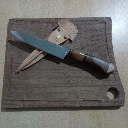 Tabla y cuchillo.