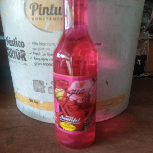Agua de rosas