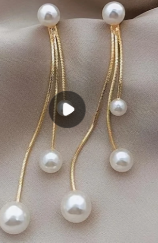 ARETES ELEGANTES DORADOS CON PERLAS BLANCAS 