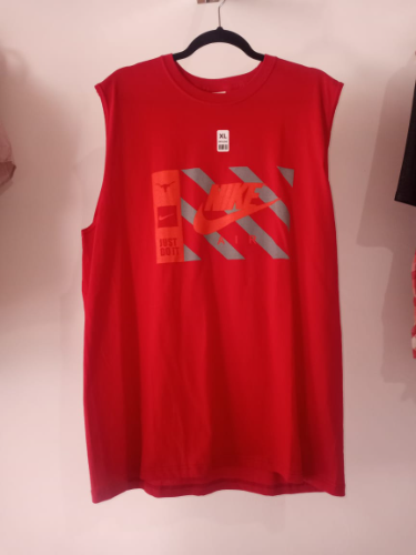  Roja sin Mangas NIke