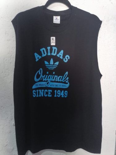 Adidas negra playera 
