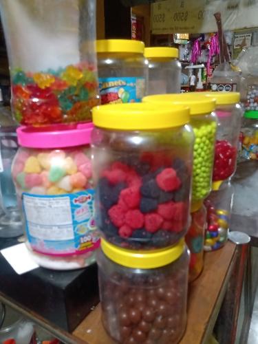 Materias primas y dulcería la colmena