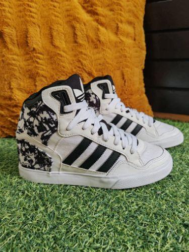 Adidas Altos con plataforma