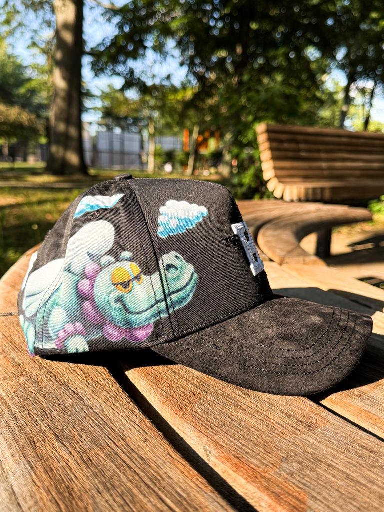Miniatura 2 de DANDY HATS X JUNIOR H X “DÍAS NUBLADOS”