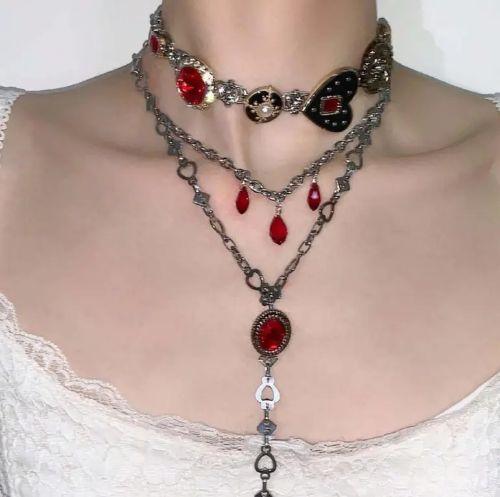 Alice in wonderland choker