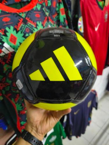 Balón Adidas negro fosfo