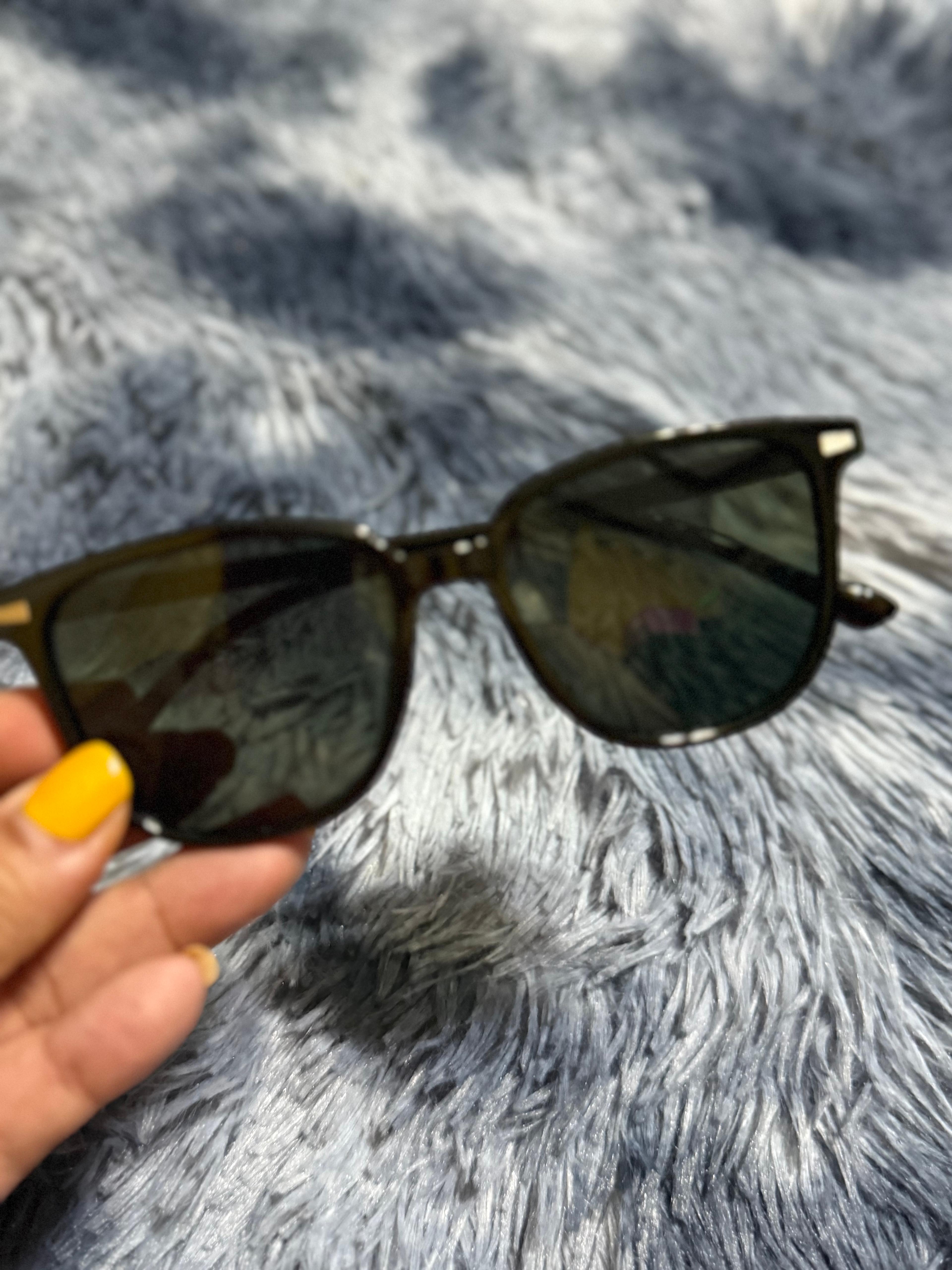 #22 LENTES DE SOL PARA DAMA