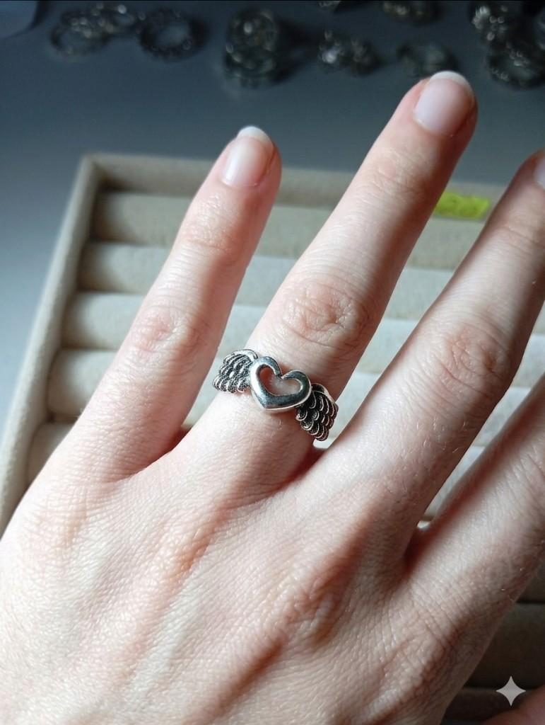 Anillo de Acero Inoxidable (Alas de Ángel Vacío)